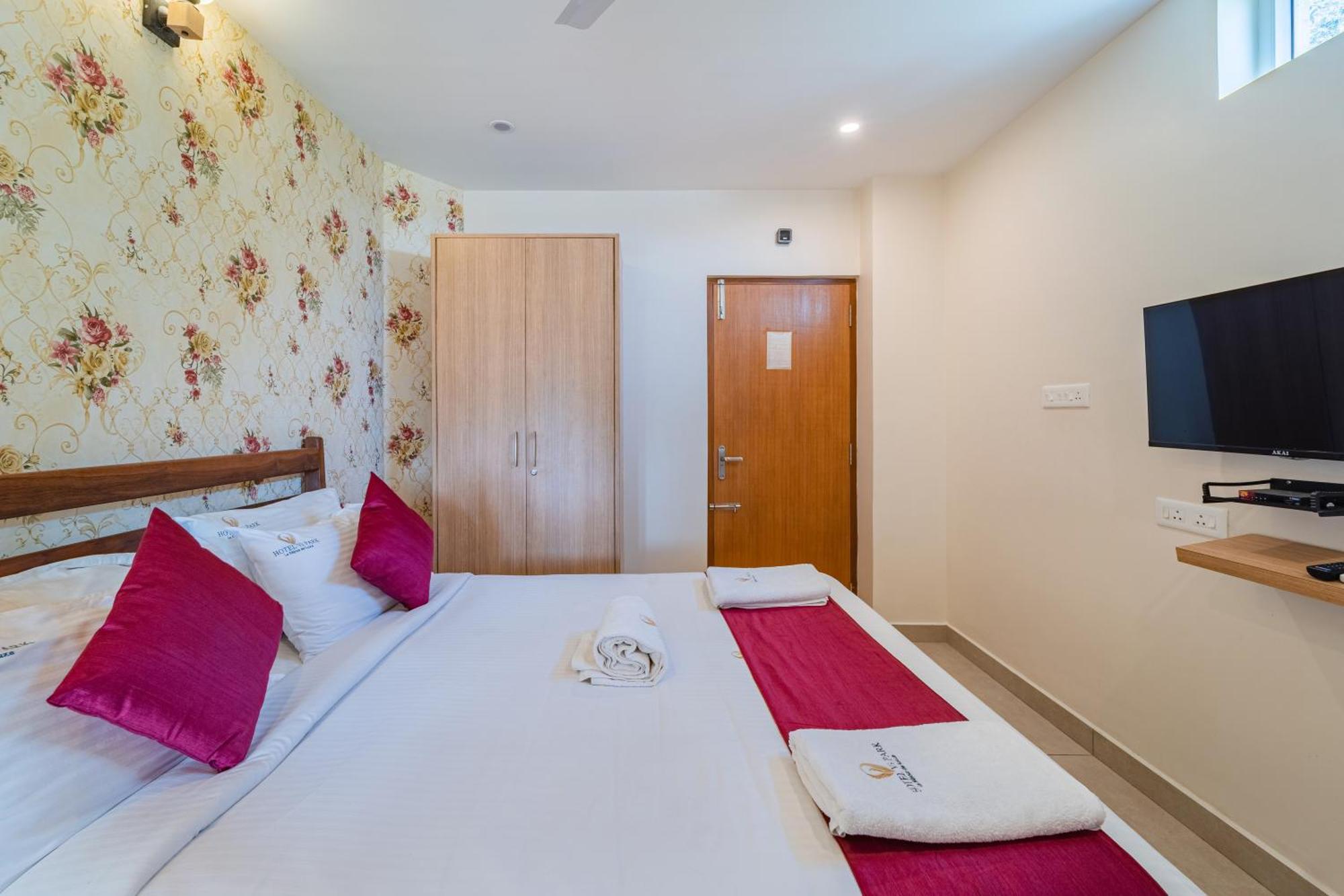 Hotel VI Park - City Centre Pondicherry Dış mekan fotoğraf
